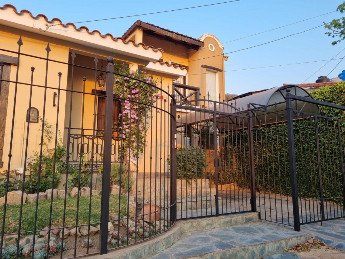 Hostal Las Rosas Salta Extérieur photo